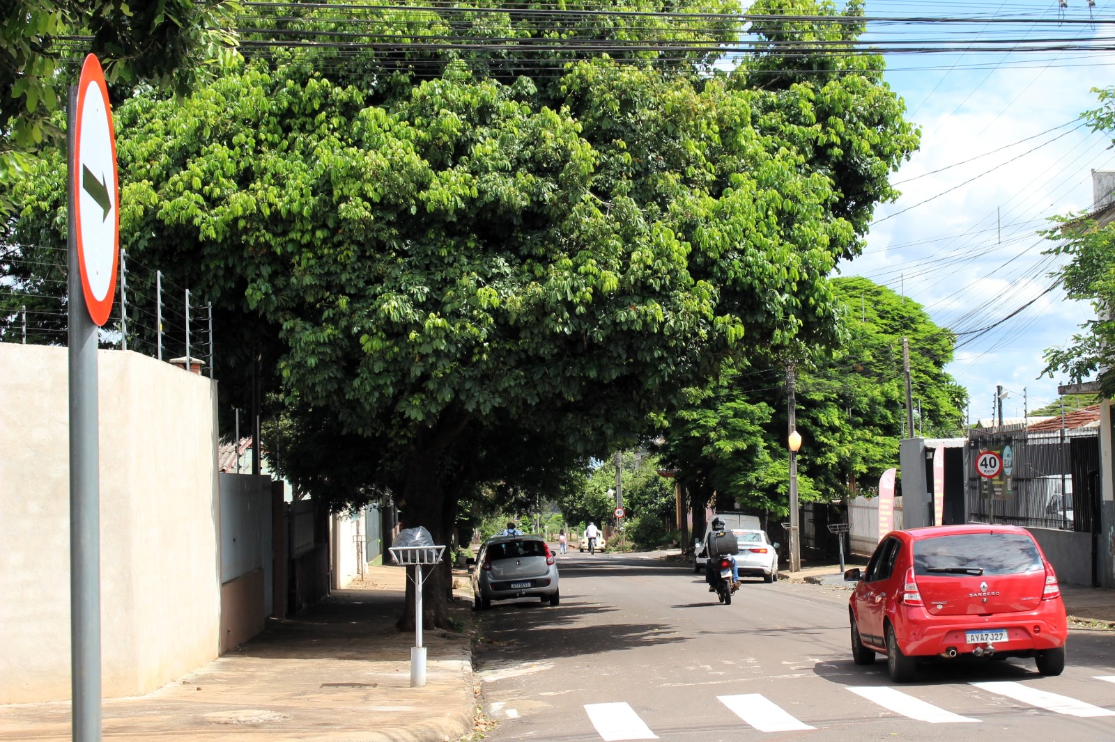 Trecho da rua Pedro Galindo Garcia, centro de Sarandi, já permite tráfego em sentido único